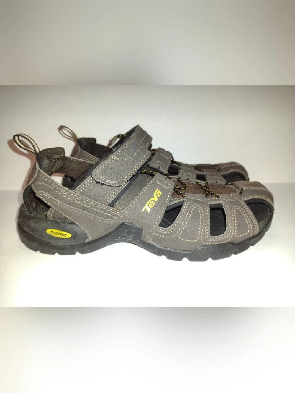Teva Forebay Sandals Men Sz 8 Brown Closed Toe Hiking Water ShocPad Outdoors